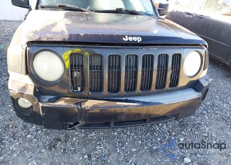 2010 Jeep Patriot Sport из США, поврежденный, VIN 1J4NF1GB2AD620189